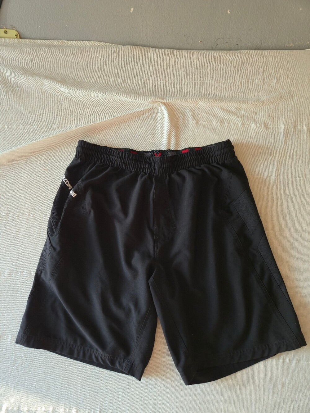 Volcom V-Line Black Athletic Shorts Size Large